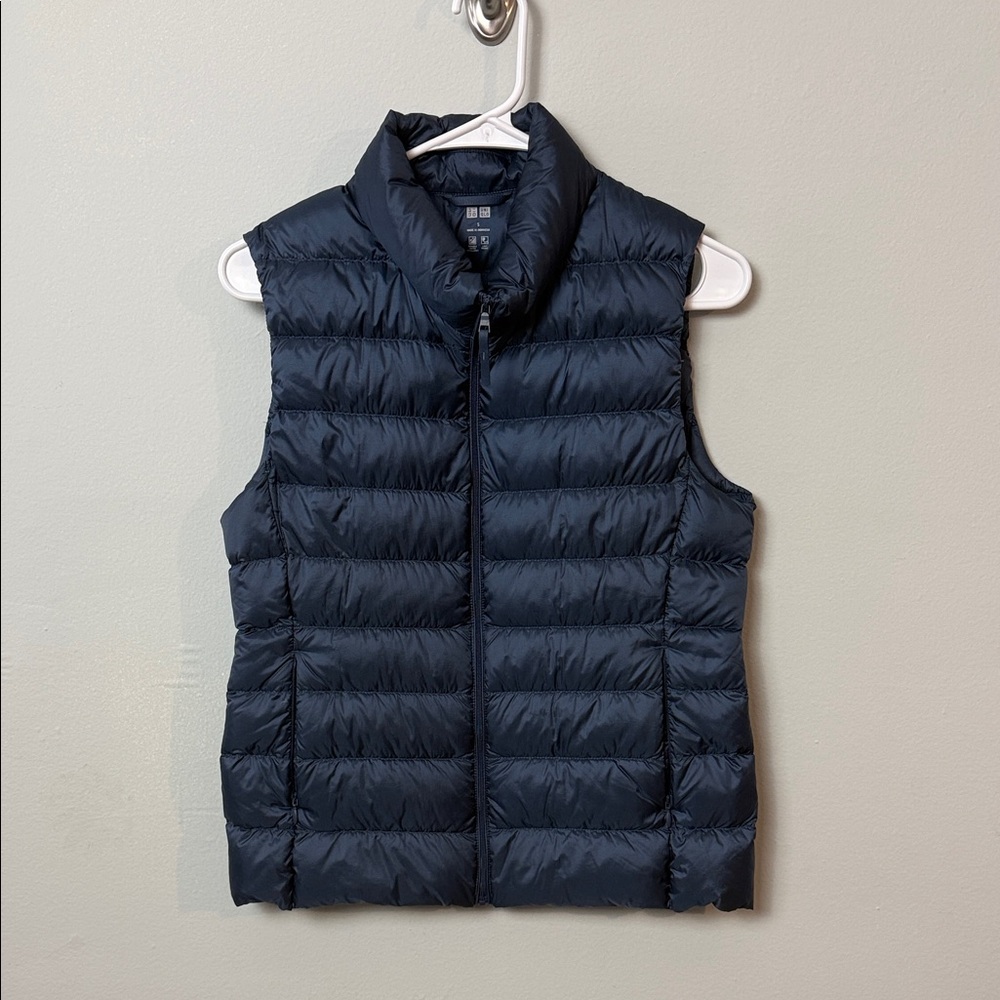 Uniqlo Navy Quilted Packable Light Down Vest ~ S